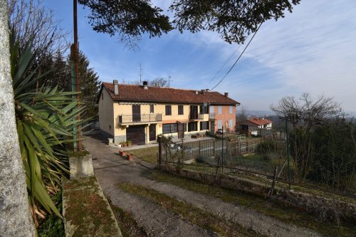 Hus på landet i Rocca d'Arazzo