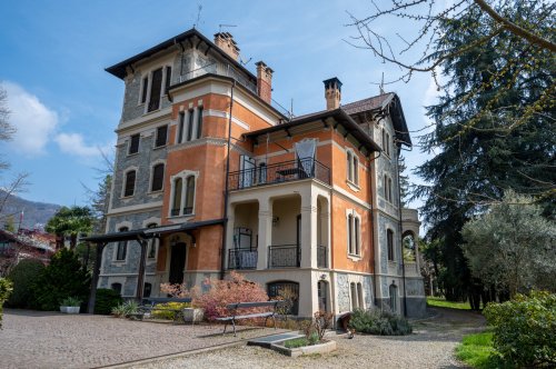 Villa a Corio