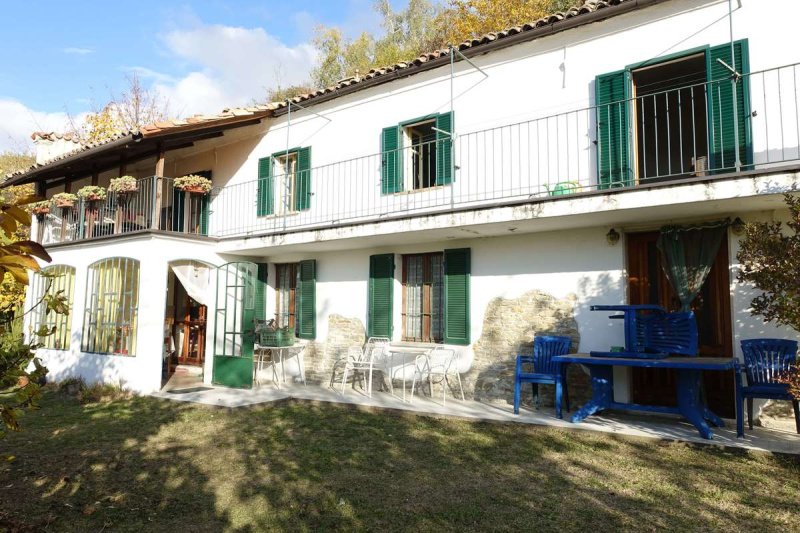 Casa indipendente a Santo Stefano Belbo