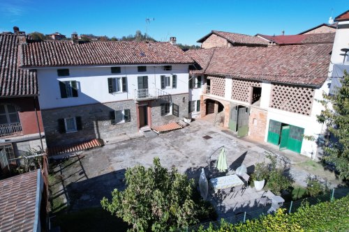 Semi-detached house in Montaldo Scarampi