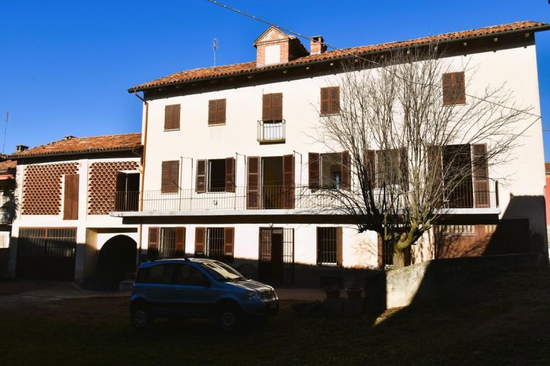 Parhus i Vigliano d'Asti