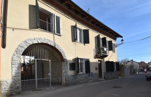 Casa semi indipendente a Montaldo Scarampi