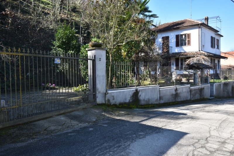 Maison individuelle à Rocca d'Arazzo