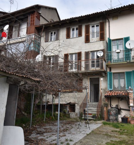 Half-vrijstaande woning in Vigliano d'Asti