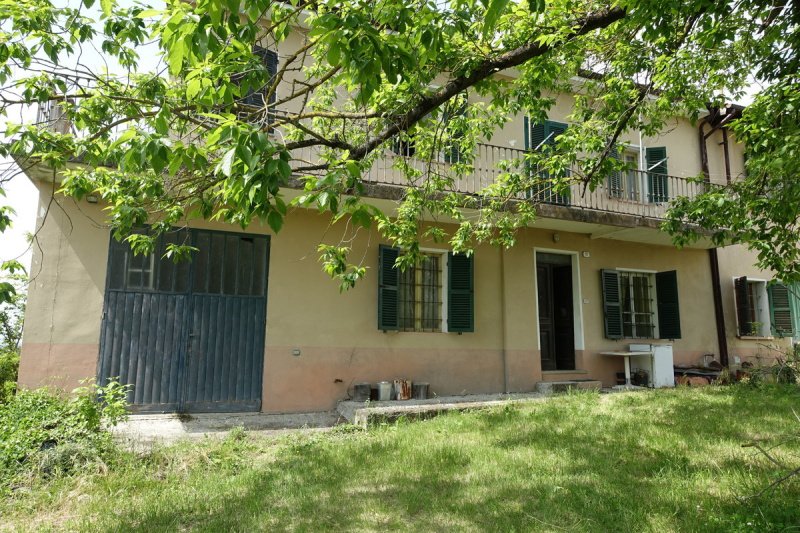 Semi-detached house in Mombaruzzo