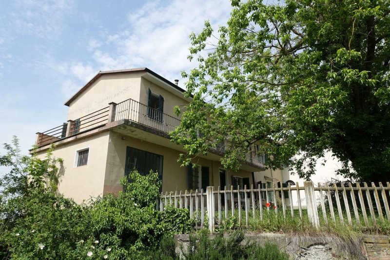 Semi-detached house in Mombaruzzo