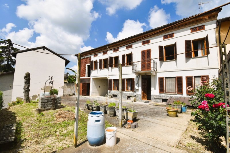 Casa semi indipendente a Montaldo Scarampi