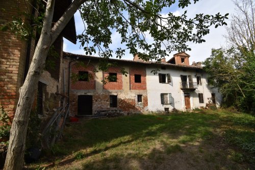 Detached house in Montegrosso d'Asti