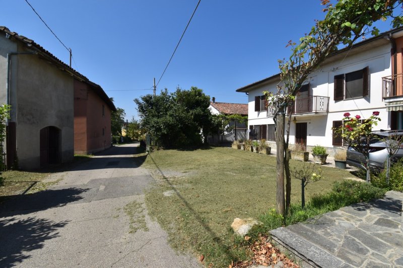 Casa geminada em Mombercelli