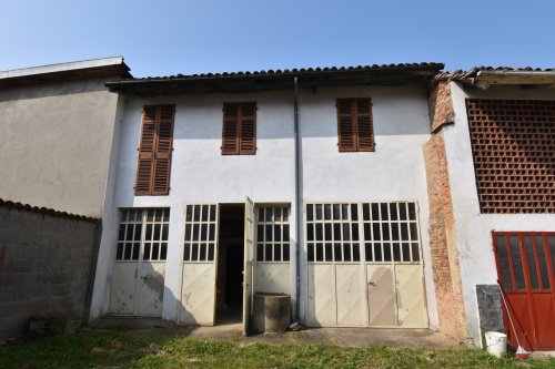 Особняк из двух квартир в Монтегроссо-д'Асти