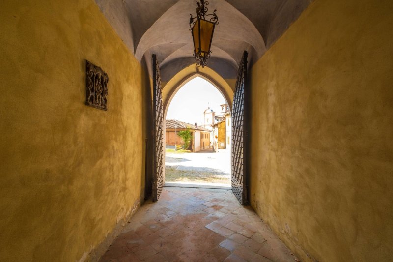 Историческое здание в Инчиза-Скапаччино