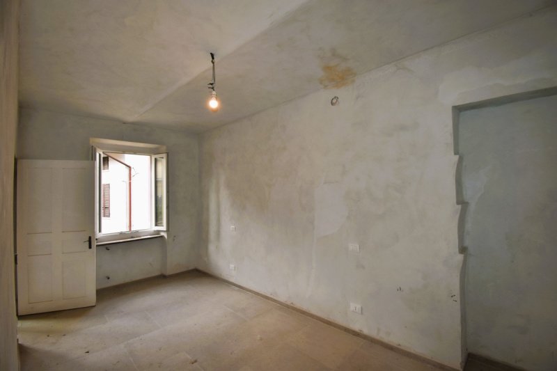 Doppelhaushälfte in Montaldo Scarampi