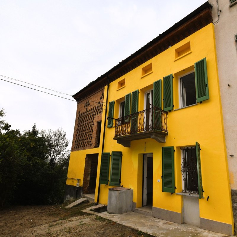 Doppelhaushälfte in Montaldo Scarampi