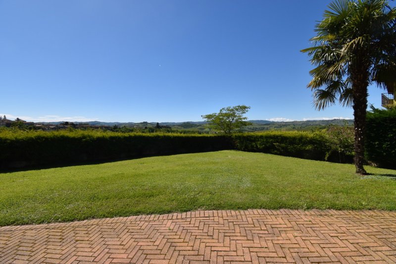 Villa a Castelnuovo Calcea