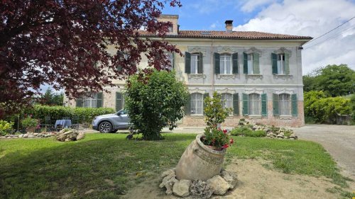 Einfamilienhaus in Montegrosso d'Asti