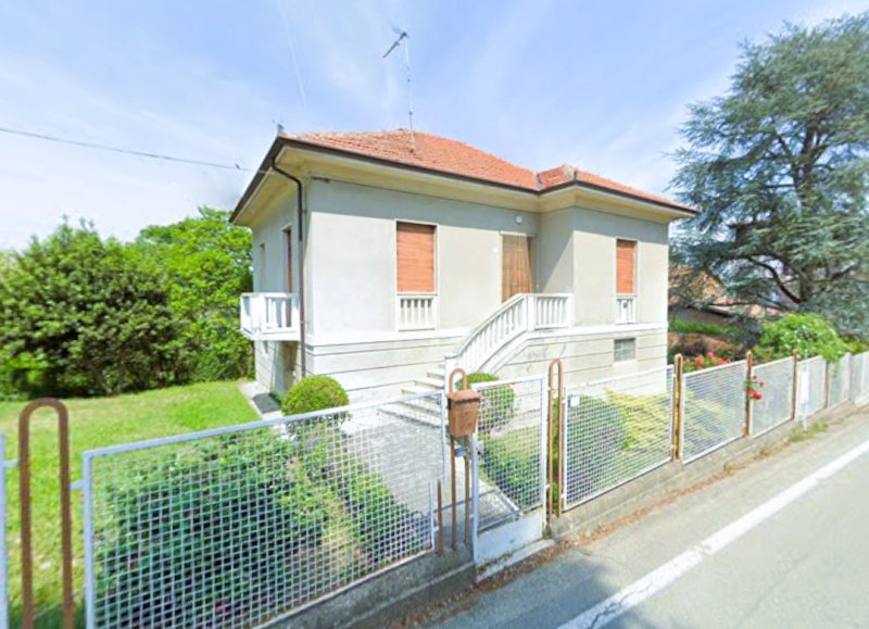 Villa i Mombaruzzo