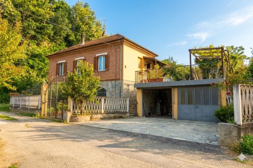 Casa indipendente a Incisa Scapaccino