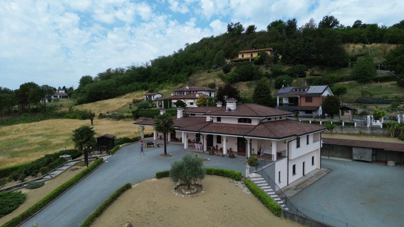Villa a Nizza Monferrato