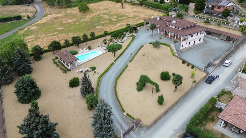 Villa a Nizza Monferrato