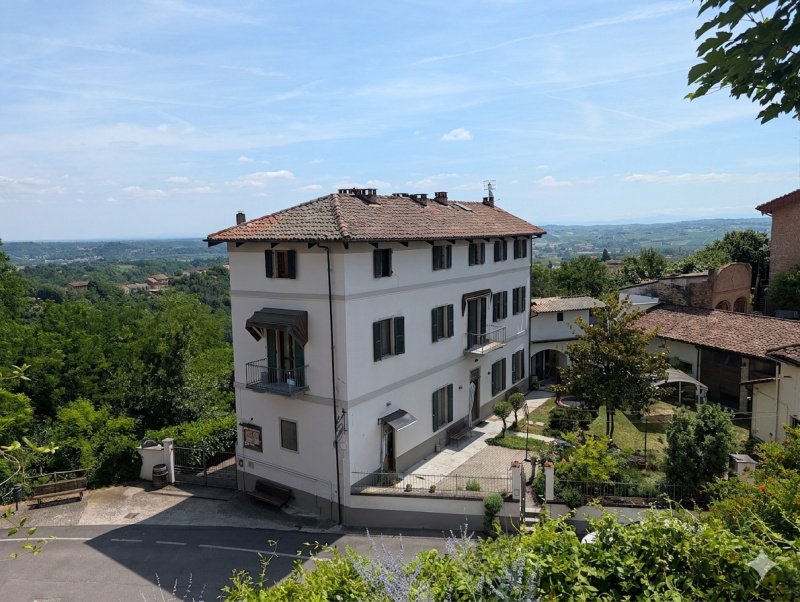 Casa histórica em Vaglio Serra