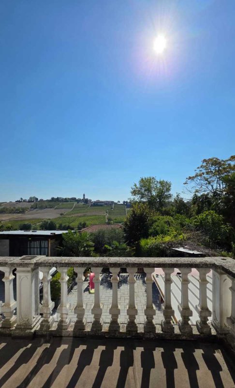 Half-vrijstaande woning in Montegrosso d'Asti