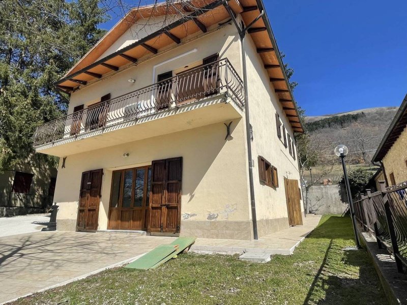 Villa en Serravalle di Chienti