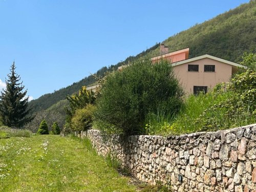 Villa a Vallo di Nera