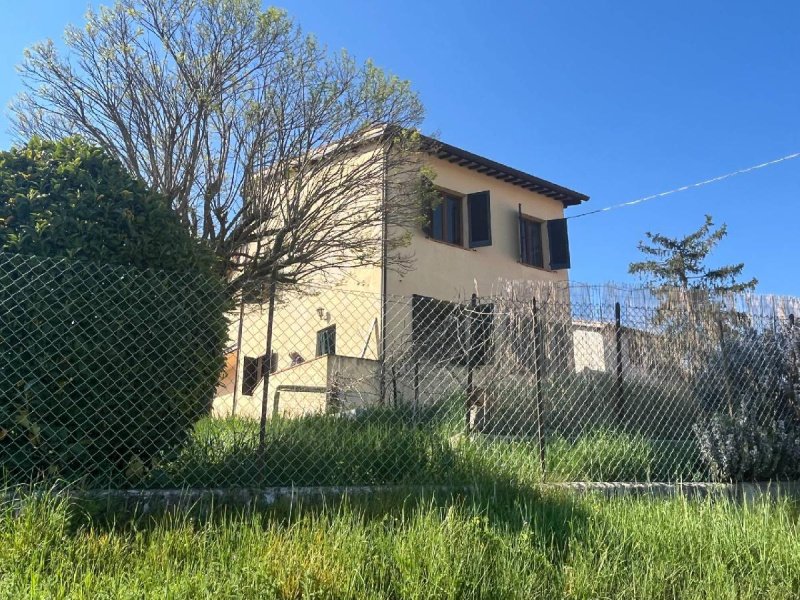 Semi-detached house in Foligno