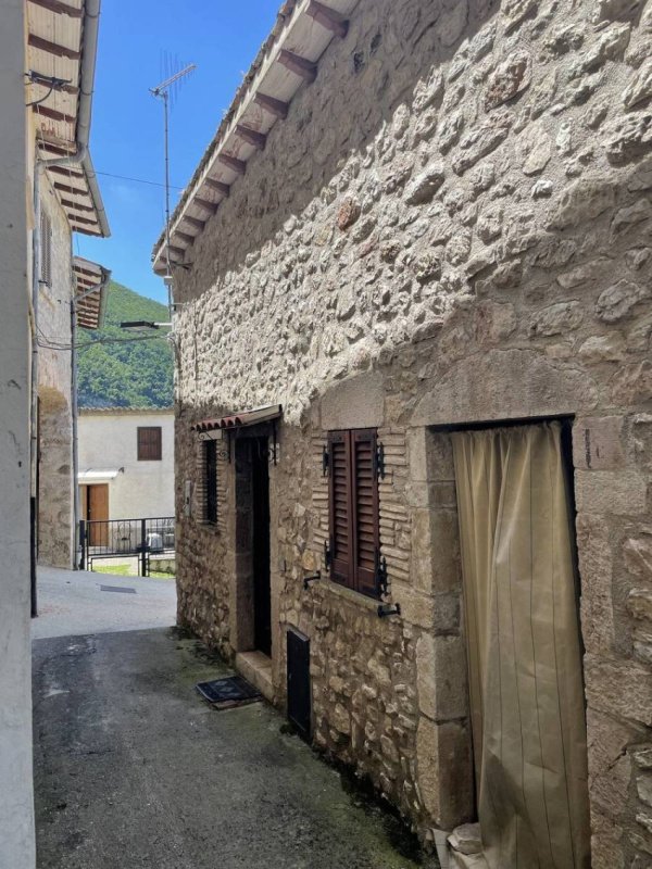 Hus i Cerreto di Spoleto