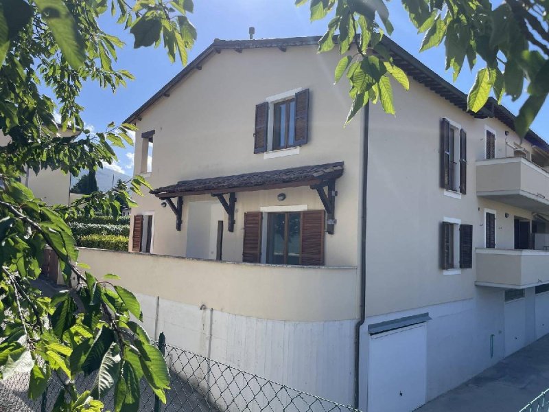 Maison mitoyenne à Foligno