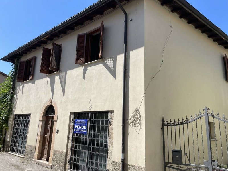 Vrijstaande woning in Norcia