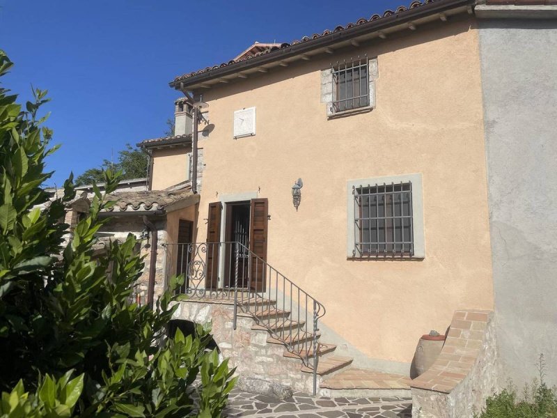 Casa indipendente a Cerreto di Spoleto