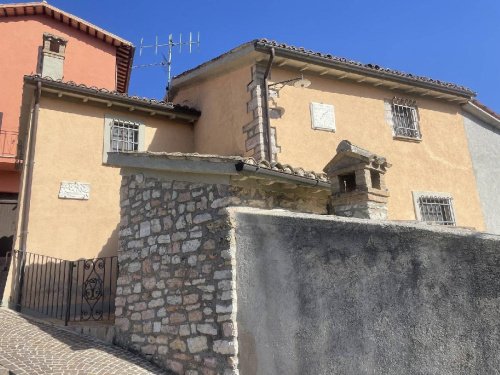 Casa indipendente a Cerreto di Spoleto