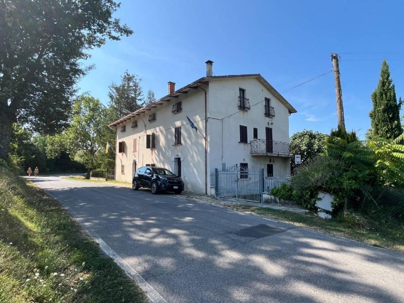 Casa geminada em Gualdo Tadino