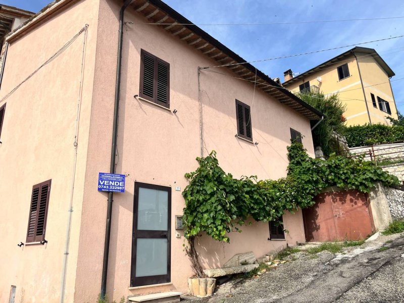 Особняк из двух квартир в Селлано