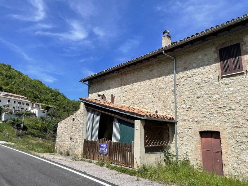 Hus på landet i Cerreto di Spoleto