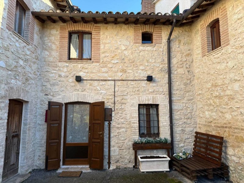 Hus på landet i Sellano