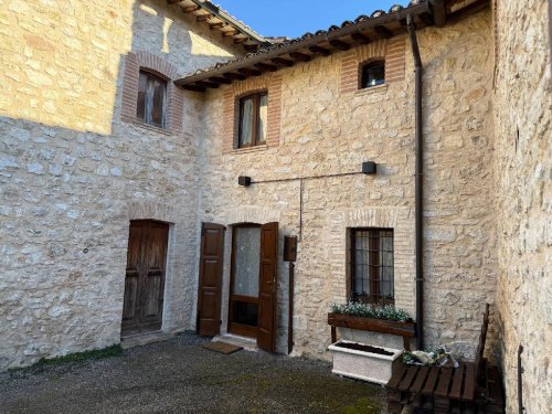 Casa de campo en Sellano