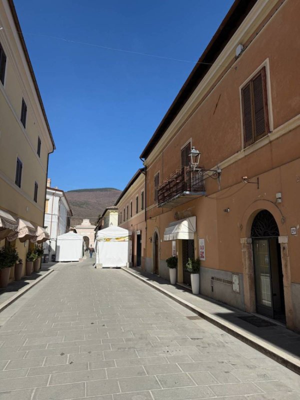 Gewerbeimmobilie in Norcia