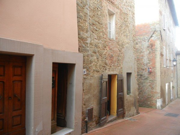 Self-contained apartment in Paciano