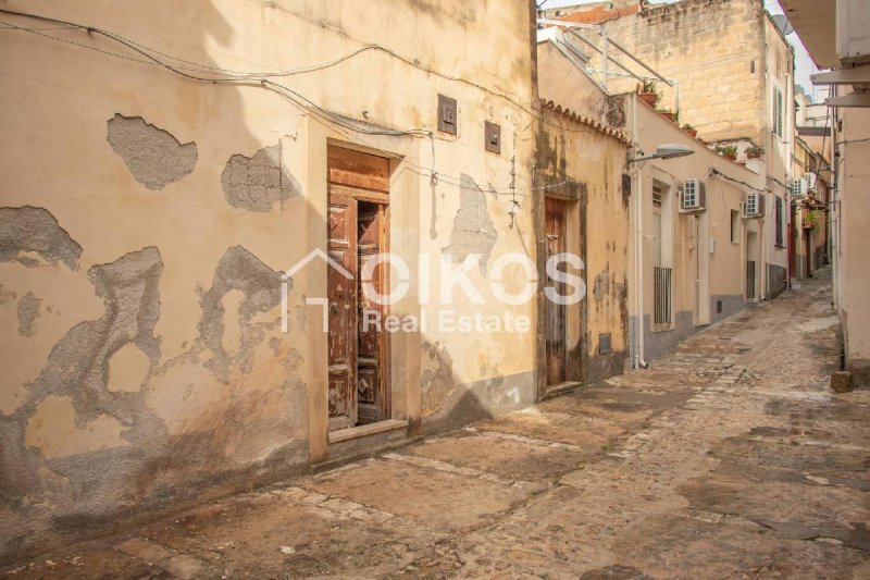 Vrijstaande woning in Noto