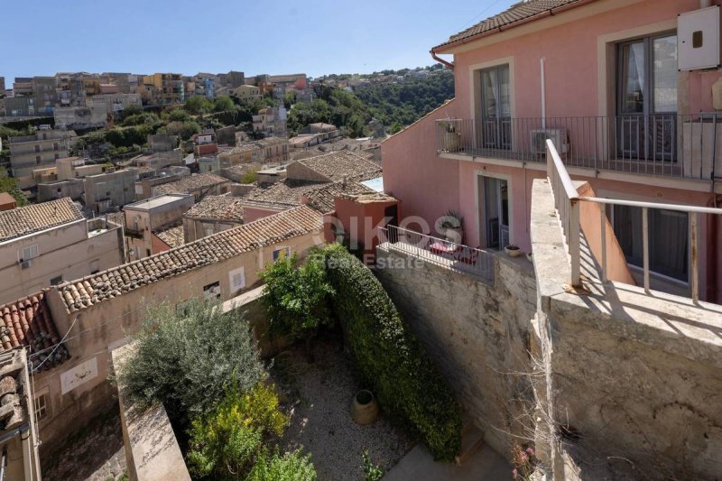 Vrijstaande woning in Noto