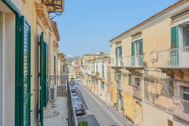 Apartment in Noto