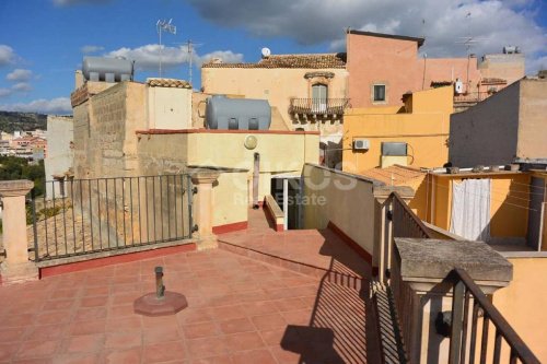 Detached house in Noto