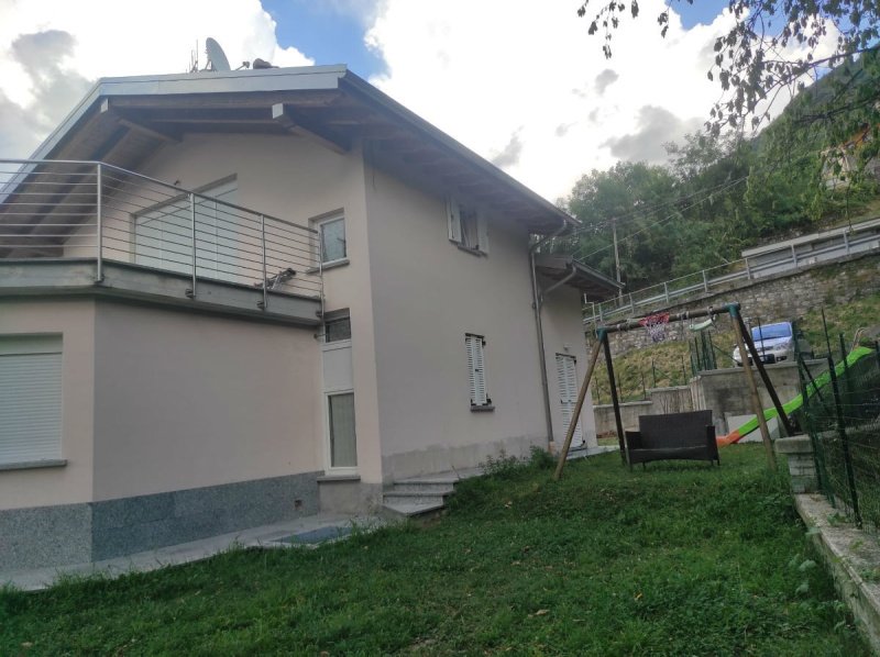 Detached house in Claino con Osteno