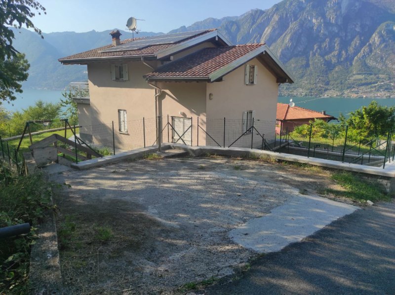 Detached house in Claino con Osteno