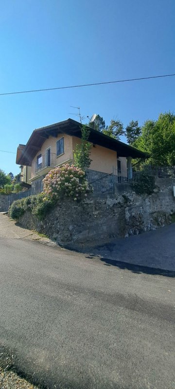 Huis op het platteland in Carlazzo