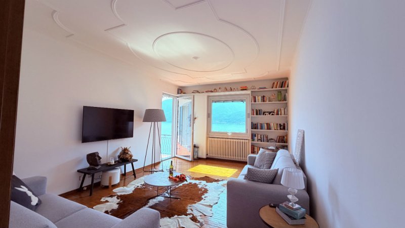 Apartamento em Sala Comacina