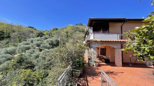 Detached house in Lerici