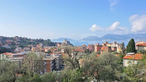 Self-contained apartment in Lerici